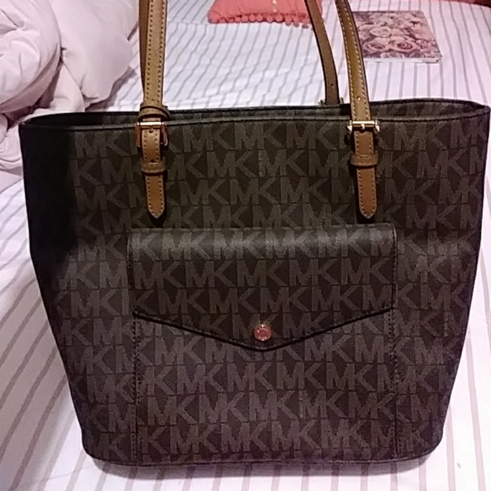 Mk purse nwot